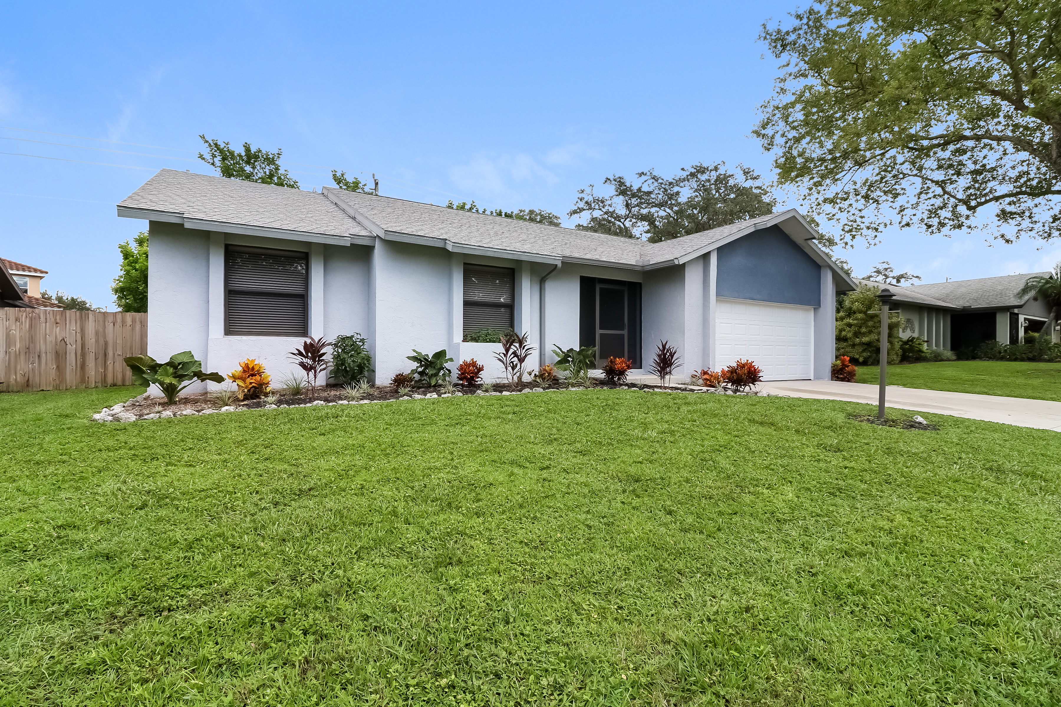 5749 Colonial Oaks Blvd Sarasota, FL 34232